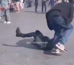 В Нидерландах турецкий мигрант напал на женщину во время христианской проповеди