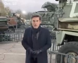 Западный журналист поделился эмоциями от посещения в Москве выставки военных трофеев с Украины