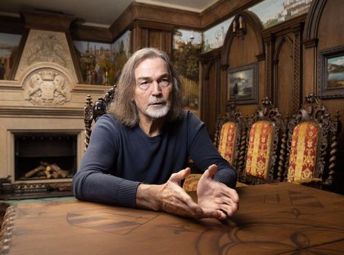 Никас Сафронов выразил благодарность компании «Роснефть», поддержавшей его выставки в Индии