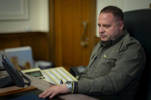 Бывший пресс-секретарь рассказала о саботаже Ермака приказов Зеленского