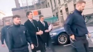 В Ирландии школьный учитель был приговорён к 500 дням тюрьмы за отказ использовать местоимение «она» в отношении ученика мужского пола