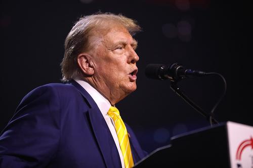 В США консерваторы опасаются, что президентство Трампа становится милитаристским