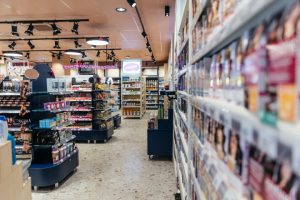 Главное за неделю: «М.Косметик» открыла первый даркстор, аптечная сеть «Апрель» выходит в ЛНР, названы лучшие работодатели страны