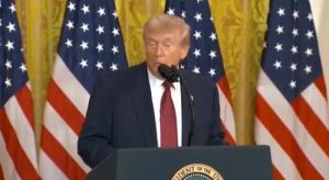 Конфуз по-американски: Трамп не смог выговорить слово «непревзойденным»