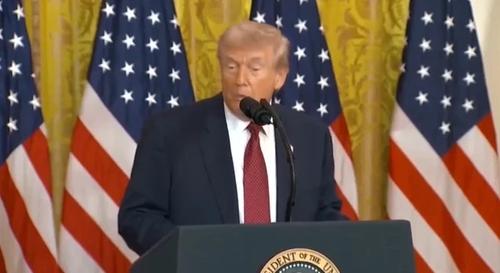 Конфуз по-американски: Трамп не смог выговорить слово «непревзойденным»