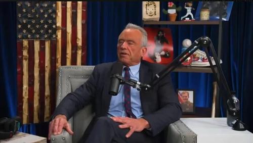 Министр здравоохранения США рассказал, что не боится микробов, потому что «раньше нюхал кокаин с сидений унитазов»