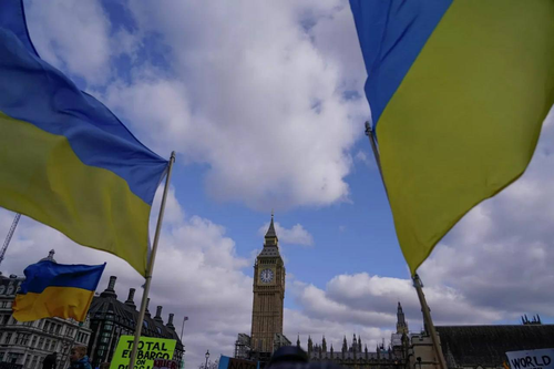 Британский чиновник присоединился к банде украинских головорезов