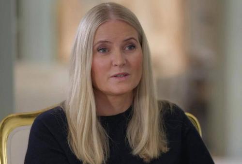 Мной манипулировали»: принцесса Метте-Марит со слезами объяснила связь с Эпштейном