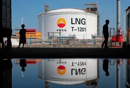 Китай втридорога перепродает российский подорожавший СПГ