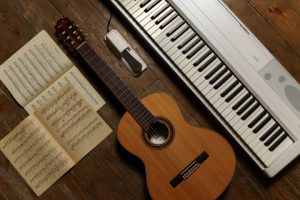 На российских маркетплейсах снижается число продавцов музыкальных инструментов