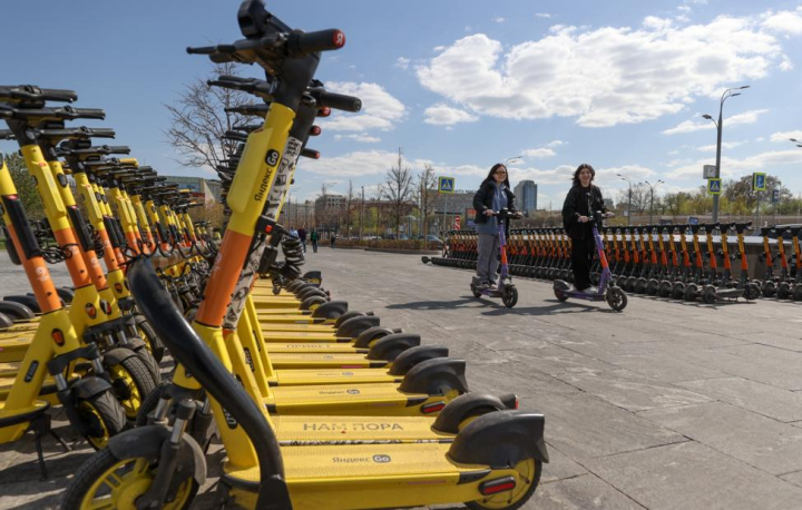 В РФ хотят ввести верификацию через «Госуслуги» для аренды электросамоката