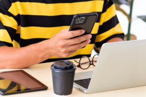 «Билайн» открыл доступ к Spotify и Netflix через «белый VPN»